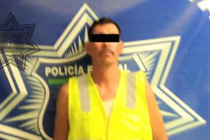 Asegurado. El presunto delincuente fue detenido por elementos de la Policía Estatal en Ceballos, Mapimí. (EL SIGLO DE TORREÓN) 