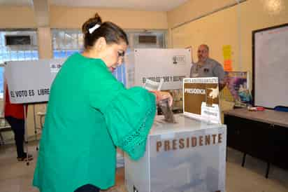 Seguridad. En total calma transcurrió la jornada electoral en  Lerdo; se contó con policías vestidos de civil para resguardar. (EL SIGLO DE TORREÓN)