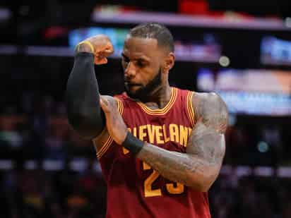 El estelar LeBron James aceptó un contrato por cuatro temporadas y 154 millones de dólares con los Lakers de Los Ángeles. LeBron James emigra a la poderosa Conferencia Oeste