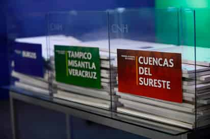 La Comisión Nacional de Hidrocarburos recibió con beneplácito la decisión tomada por Andrés Manuel López Obrador, de iniciar un proceso de revisión de los contratos adjudicados en el sector energía como consecuencia de la reforma energética. (ARCHIVO)