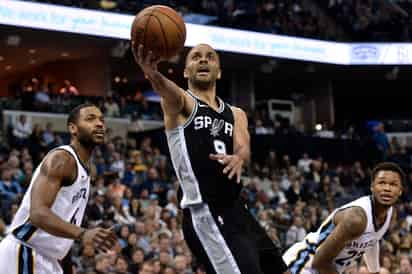 Parker firmó dos años con los Hornets de Charlotte. Tony Parker deja a Spurs de San Antonio