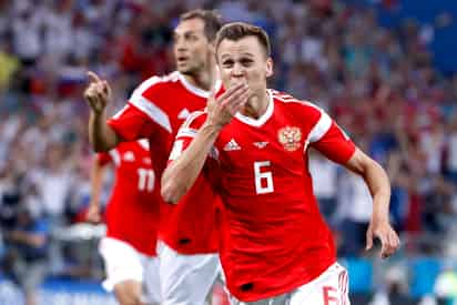 Denis Cheryshev, la estrella rusa que se revalorizó tras el Mundial en su país, le dio vida a una selección al entrar en cambio desde el primer encuentro. (Archivo)