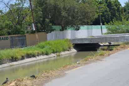 Precauciones. Extremarán la vigilancia en los canales de Lerdo durante los últimos días del Ciclo de Riego, por seguridad. (CLAUDIA LANDEROS) 