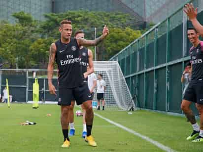 Después de la gira promocional por Asia, PSG desembarcó este miércoles en Shenzhen para disputar su primer título oficial de la temporada 2018/2019. (Especial)