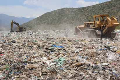 Capacidad. Realizan trabajos para ampliar la capacidad del relleno sanitario de Gómez Palacio. (CORTESÍA)