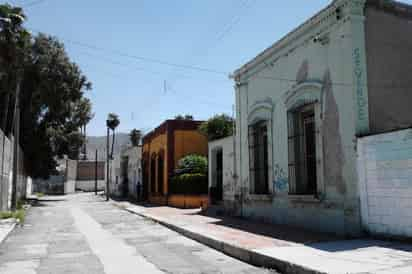 Antigua. En la calzada Industria, de la colonia La Fe, hay varias casas centenarias que se construyeron en, la entonces, naciente ciudad. (EL SIGLO DE TORREÓN)