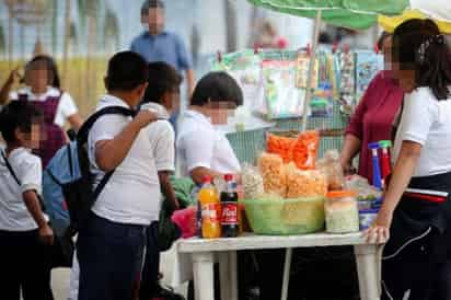 Acude. La presidenta del DIF estatal, Elvira Barrantes de Aispuro, estuvo en Bermejillo, Mapimí. (EL SIGLO DE TORREÓN)