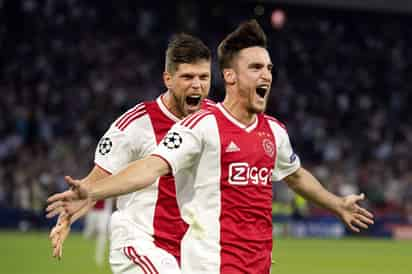 Tagliafico marcó un doblete ante el AEK Atenas en el regreso del Ajax a la Champions.