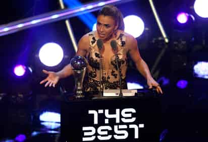 La futbolista brasileña Marta fue condecorada ayer con el premio ‘The Best’ a mejor jugadora de la FIFA.