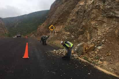 Rocas. Cayeron rocas del cerro de la zona de la Cuesta de la Fortuna en el municipio de Lerdo, rumbo a ejidos como Fco. Villa. (EL SIGLO DE TORREÓN)