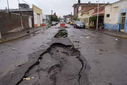 Hasta el momento las autoridades municipales, estatales y de la Secretaría de la Defensa Nacional continúan recorriendo la ciudad para detectar más afectaciones y personas en riesgo. (EL SIGLO DE TORREÓN)