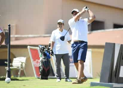 Esta mañana entraron en acción las categorías A, B, C y la competitiva AA, cuyos jugadores disputaron su primera ronda en busca de colocarse rápidamente en el liderato.  (JESÚS GALINDO)