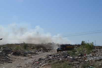 Nocivos. Los basureros a cielo abierto tienen efectos nocivos en la salud y el ambiente. (ARCHIVO)