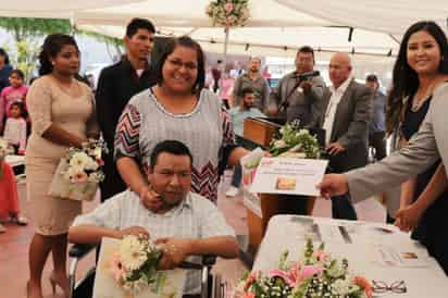 Uniones. En la primera edición de las Bodas Colectivas, de la presente administración se casaron 40 parejas.