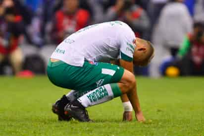 El jugador paraguayo falló su turno en los penales ante la Máquina de Cruz Azul en la semifinal de la Copa MX. (Jam Media)