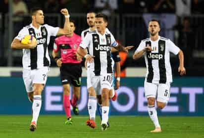 Cristiano Ronaldo celebra una anotación en el encuentro de ayer.