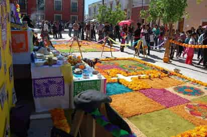 Beneficio. Evento del Día de Muertos en Mapimí, atrajo al doble de turistas y con ello más ventas.