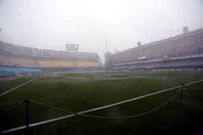 El duelo fue pospuesto debido a una fuerte tormenta que azota a Buenos Aires; el duelo está programado para jugarse hoy.
(EFE)