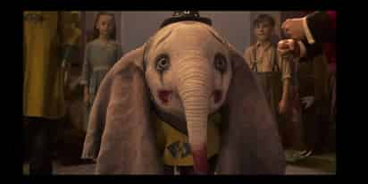 Se ha mostrado un conmovedor adelanto de Dumbo, cinta que se espera llegue a la pantalla grande en marzo del año próximo. (ESPECIAL)