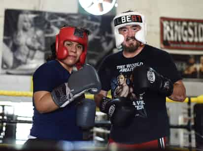 Y es que cerró preparación en el Gimnasio As del Boxeo, junto a sus compañeros de establo, Mario 'El Príncipe' Portugal, así como Alberto “Betote” Contreras, quien será el protagonista de la función. (EL SIGLO DE TORREÓN)