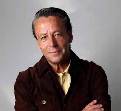 Molesto. El actor dice que sufrió daño moral de parte de su ex.