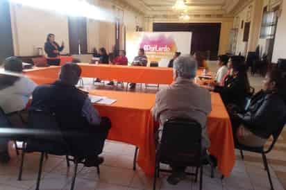 Acción. Se realizó en el Salón Azul del Palacio Municipal, mismo que fue dirigido a funcionarios de la presidencia municipal. (EL SIGLO DE TORREÓN)