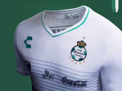 El blanco como color principal, y los detalles en gris y verde son parte del tercer jersey de los Guerreros. (Especial)