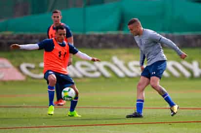 Los sudamericanos Yoshimar Yotún (i) y Jonathan Rodríguez reforzarán a La Máquina de cara al Clausura 2019. (Jam Media)