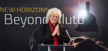 De acuerdo con el portal TMZ, la creación de esa pieza fue por la petición de un colega de May y trabajador del proyecto New Horizons con el objetivo de que fuera un himno y tributo al trabajo de la labor iniciada en 2006. (ARCHIVO)