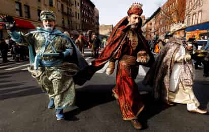 La historia cuenta que Melchor, Gaspar y Baltasar, reyes provenientes del Oriente, llegaron a Egipto para visitar a “El Mesías”, a quien adoraron y entregaron obsequios, Oro, Incienso y Mirra. (ARCHIVO)