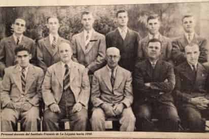 Personal docente del Instituto Francés de La Laguna hacia 1940.