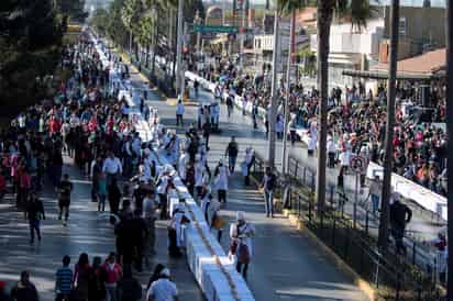 Saltillo logró el récord Guiness de la Rosca de Reyes más grande del mundo.  (EFE) 