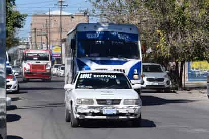 Rubro. El transporte público tiene poco rezago en refrendo pero esperan se pongan al corriente.