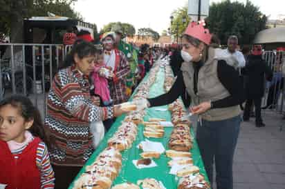 Tradición. El DIF invita a la ciudadanía a levantar hoy al niño Dios y partir la rosca.