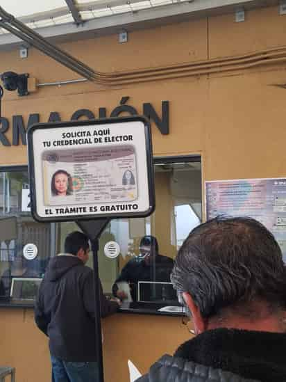 Se avaló la encriptación de datos en dos códigos QR en el reverso de la mica. (ARCHIVO)