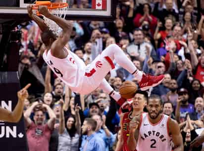 Serge Ibaka le dio la ventaja a Raptors a 17 segundos del final.