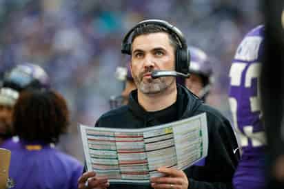 Stefanski se quedó como coordinador ofensivo de Vikings.