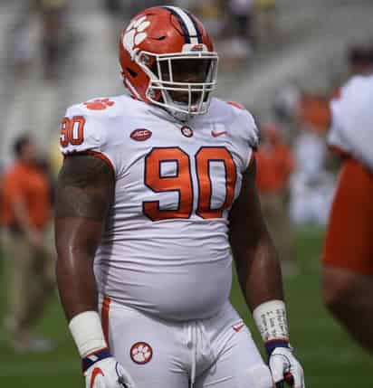 El tackle defensivo de la Universidad de Clemson, Dexter Lawrence, anunció que no regresará para su última temporada con los Tigers y que estará en el Draft de abril de la NFL.