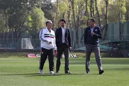 Gerardo Martino estuvo en la cancha de entrenamiento donde Cruz Azul realiza trabajos de cara a la jornada 2 del Clausura 2019. (Especial)