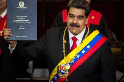 Compromiso. El mandatario tomó juramento ante el Tribunal Supremo de Justicia, en Caracas. (EFE)