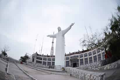 El Ayuntamiento de Torreón solicitó que 34 inmuebles recibieran esta distinción y fueron autorizados 30, por lo que se actualizó el listado oficial del Catálogo de Edificios Históricos. (FERNANDO COMPEÁN)