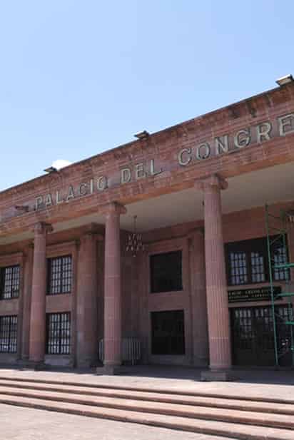 Crisis. Congreso opera con défict.