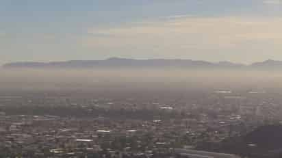 Prueba. Los días que el aire presenta mayor concentración de contaminantes, los niveles de felicidad de las publicaciones en las redes sociales eran significativamente menores. (AGENCIAS)