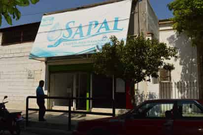 La CFE mensualmente factura dos millones 227 mil pesos al Sapal, por lo cual es imposible para el organismo pagar. (EL SIGLO DE TORREÓN)