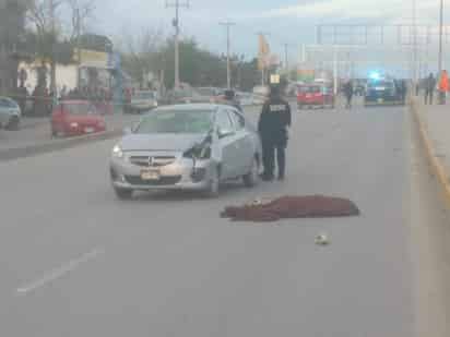 Los lamentables hechos ocurrieron a las 18:00 horas del martes, cuando Sandro Méndez Hernández de 45 años de edad bajó del embanquetado para cruzar el arroyo vial de seis carriles.