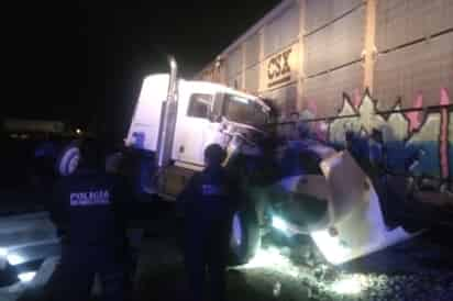 Colisión. Un tráiler con maquinaria pesada fue impactado por el tren en el ejido Picardías de Lerdo. (EL SIGLO DE TORREÓN) 