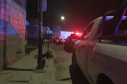 Familiares reclaman cuerpo putrefacto de joven, localizado en el fraccionamiento Ampliación San Antonio, de Gómez Palacio. (EL SIGLO DE TORREÓN)