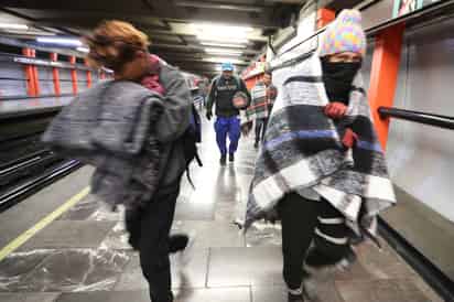 La Comisión Nacional de Derechos Humanos (CNDH) calculó que, en total, en las tres caravanas migrantes accedieron a nuestro país más de 11 mil 500 personas procedentes de Honduras y El Salvador. (ARCHIVO)