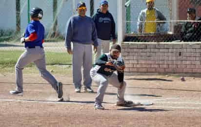 Cada out logrado a la defensiva, toma un valor mayor cuando se está a la puerta de lograr el boleto hacia los anhelados playoffs.