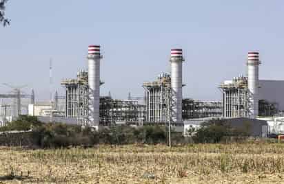 Analistas del sector energético advierten riesgos en la generación de energía eléctrica a partir del 2021 debido a la cancelación de la cuarta subasta eléctrica de largo plazo y de las líneas de transmisión en el sureste del país. (ARCHIVO)